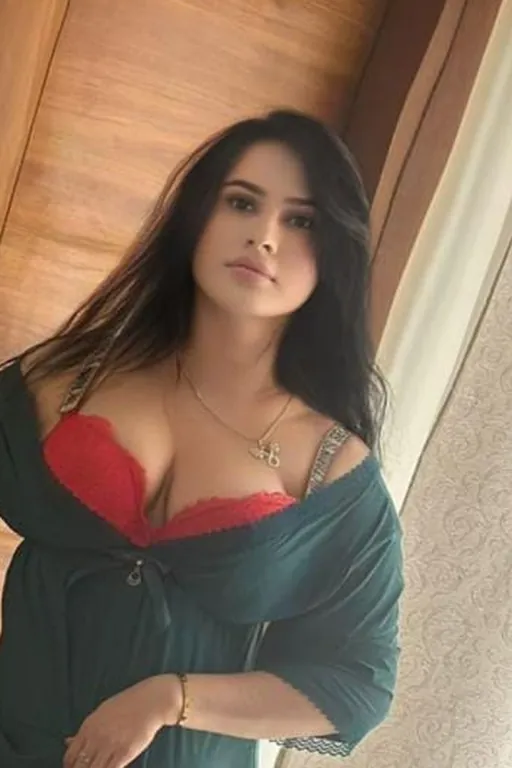 Pallavi from Thane close up